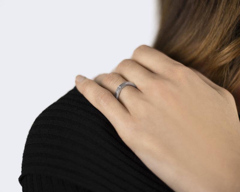 alliance-ruban-or-blanc-750-diamants-5g-bijoux-pour-homme