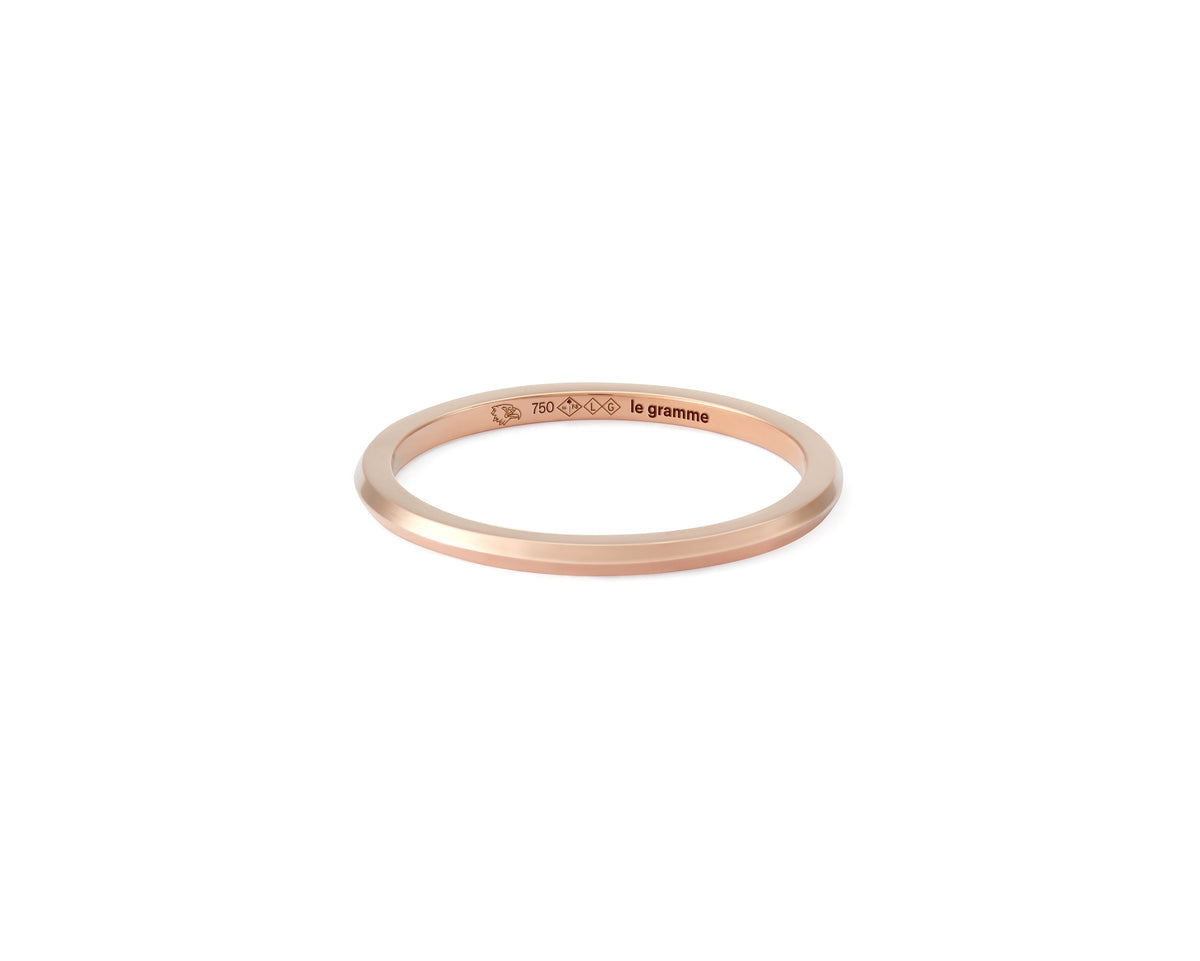 2g guilloche ribbon wedding ring